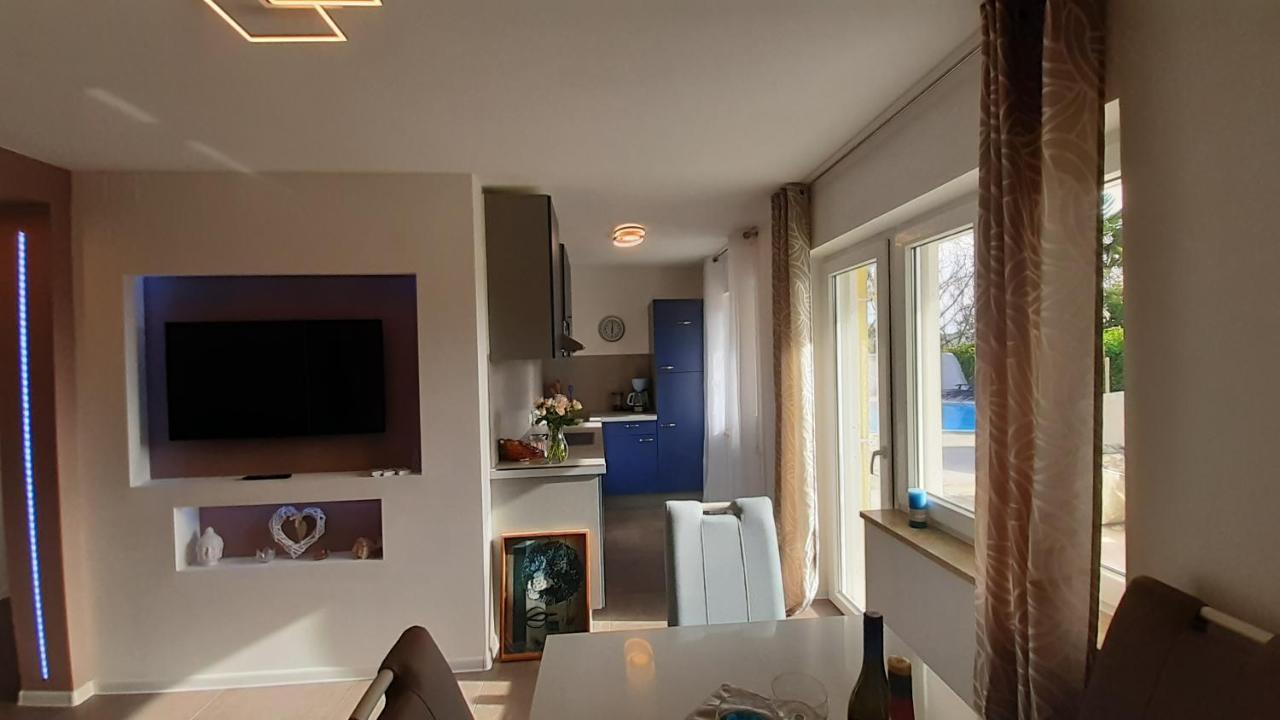 Villa Elke Maria With Overflow Pool And Hydromassage Novigrad Istria 외부 사진