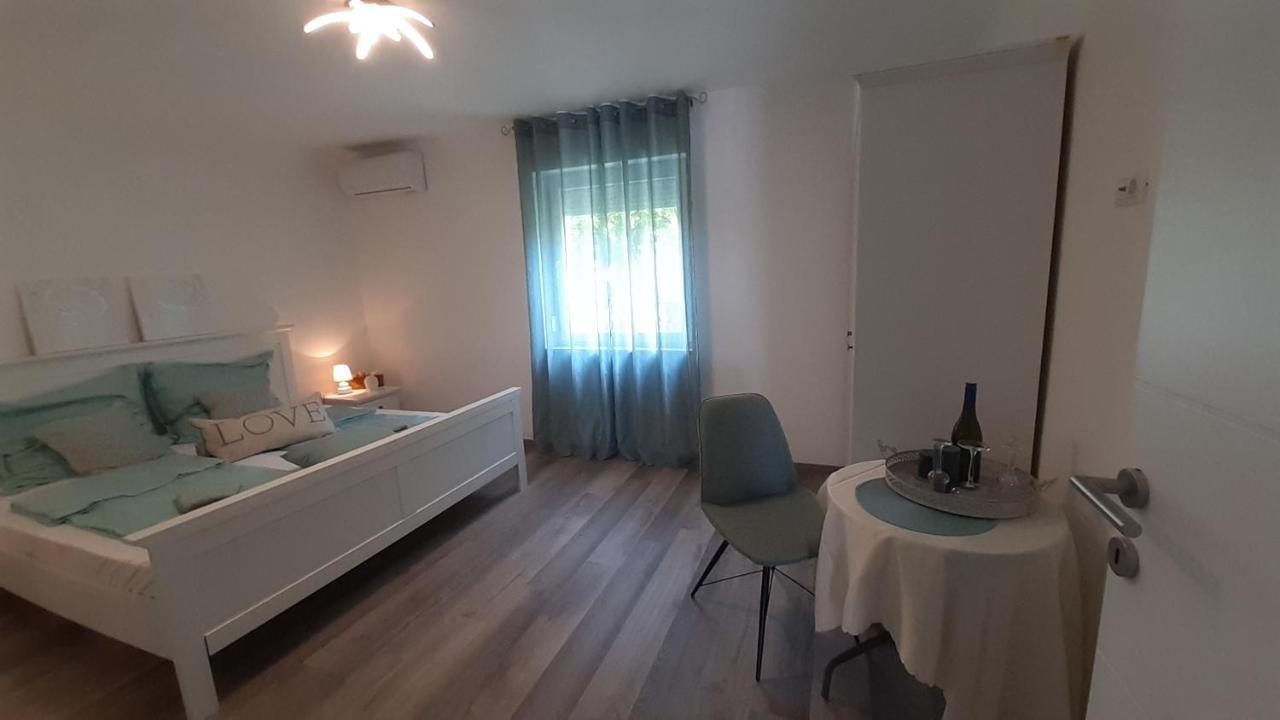 Villa Elke Maria With Overflow Pool And Hydromassage Novigrad Istria 외부 사진