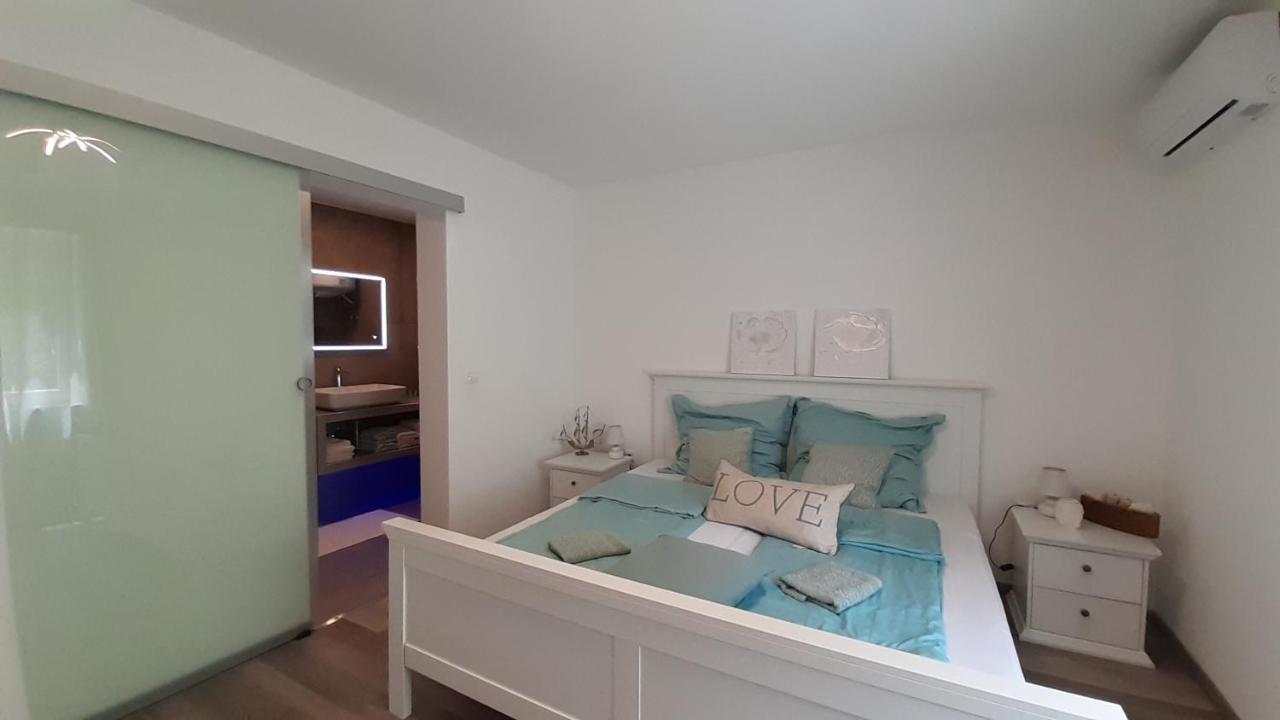 Villa Elke Maria With Overflow Pool And Hydromassage Novigrad Istria 외부 사진
