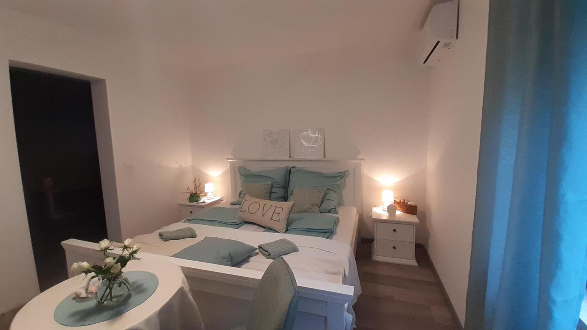 Villa Elke Maria With Overflow Pool And Hydromassage Novigrad Istria 객실 사진
