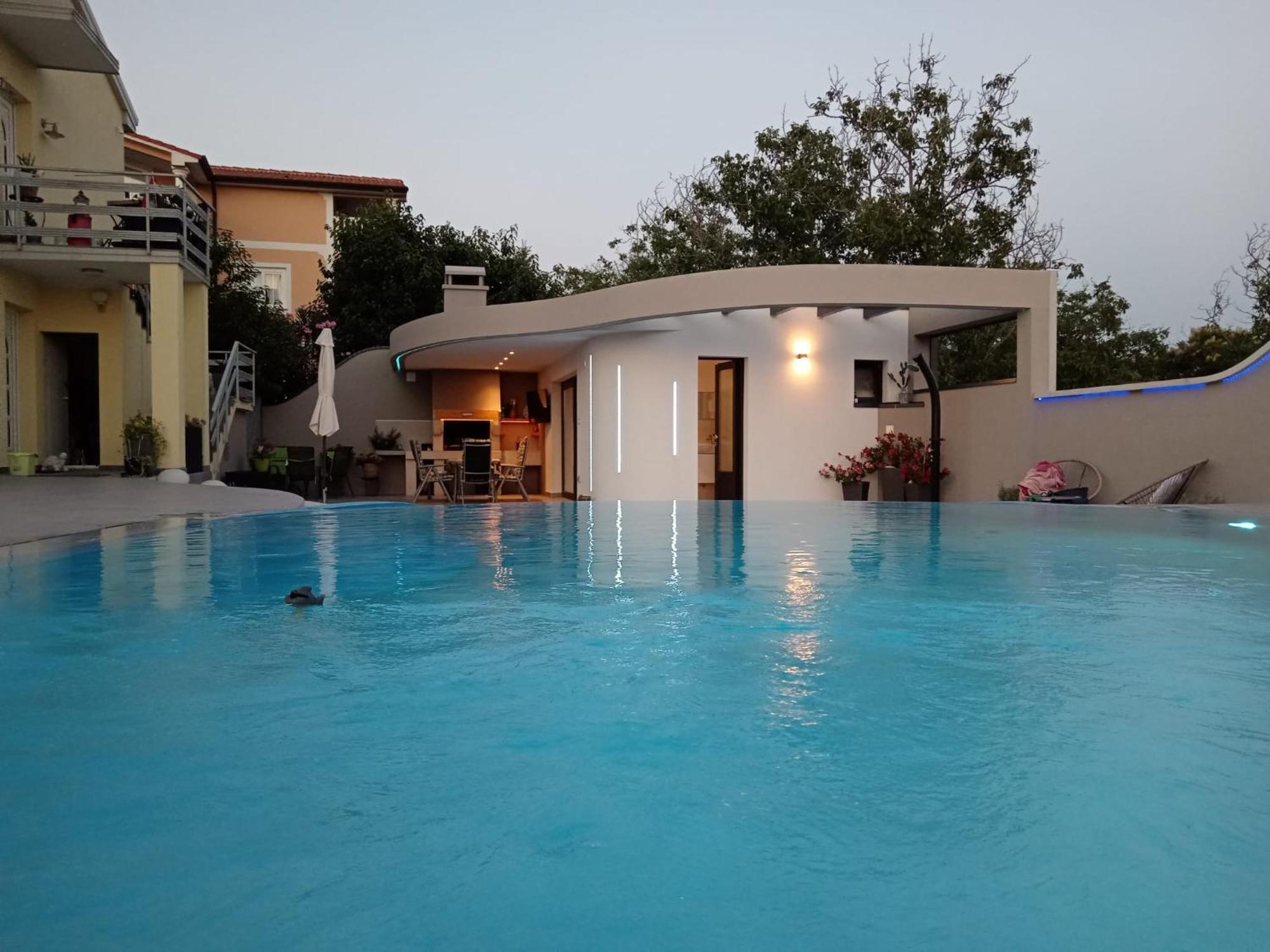 Villa Elke Maria With Overflow Pool And Hydromassage Novigrad Istria 외부 사진